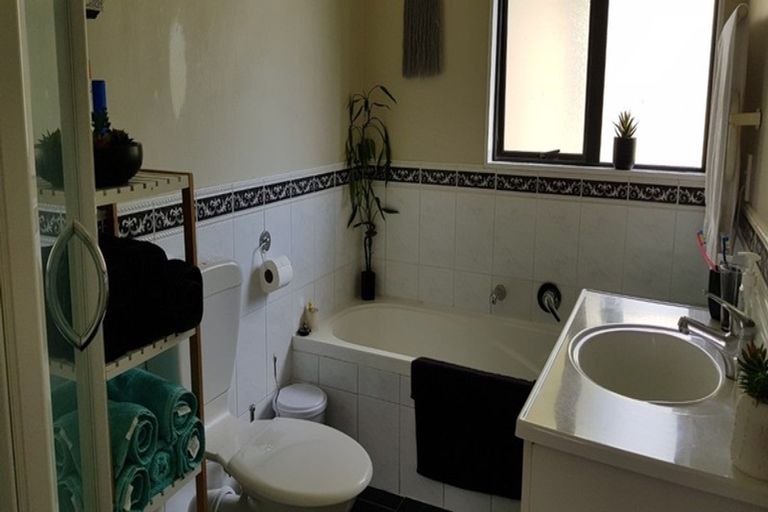 Photo of property in 10 Ali Place, Ranui, Auckland, 0612