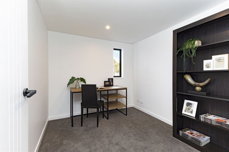 Photo of property in 142 West Harbour Drive, West Harbour, Auckland, 0618