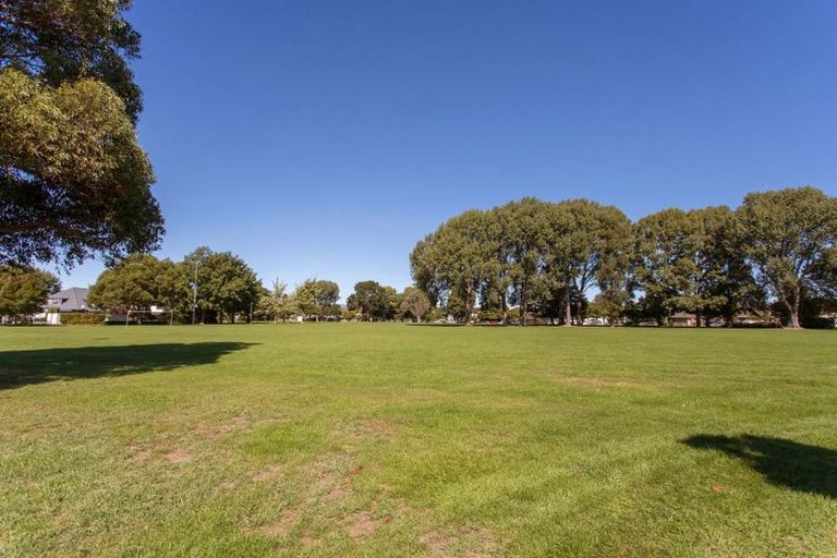 Photo of property in 3a Farnham Place, Ilam, Christchurch, 8041