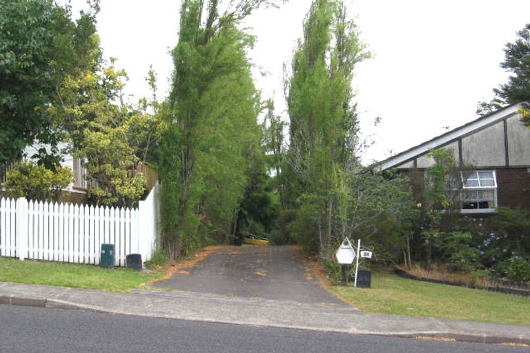 Photo of property in 94 Lynn Road, Bayview, Auckland, 0629