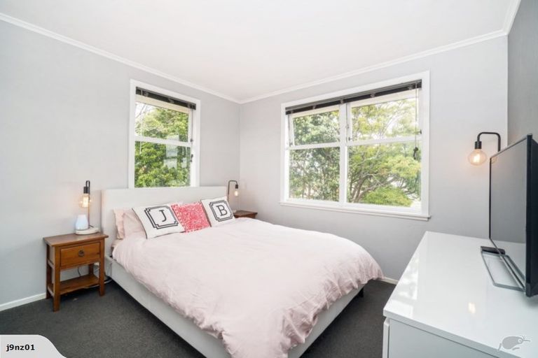 Photo of property in 3/10 Coroglen Avenue, Birkenhead, Auckland, 0626