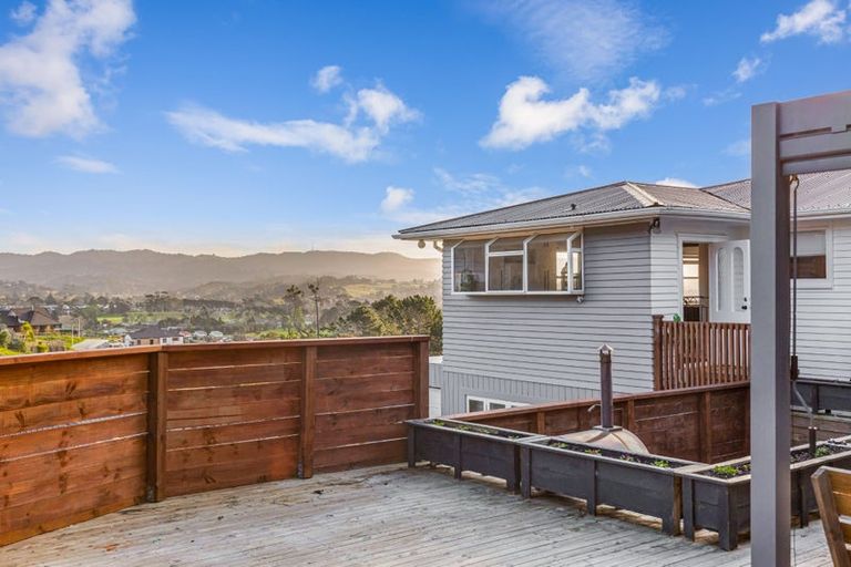 Photo of property in 3 Springhill Lane, Sunnyvale, Auckland, 0612
