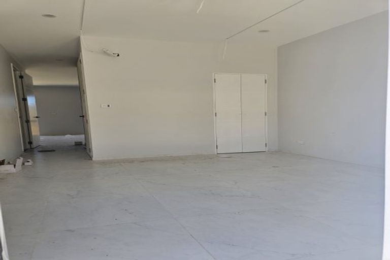 Photo of property in 52c Hutchinsons Road, Bucklands Beach, Auckland, 2014