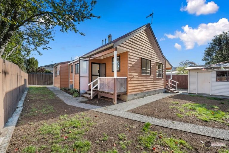 Photo of property in 15a Montgomery Crescent, Clouston Park, Upper Hutt, 5018