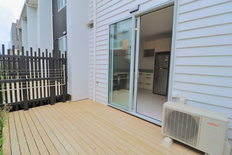 Photo of property in 10 Ceramic Lane, New Lynn, Auckland, 0600