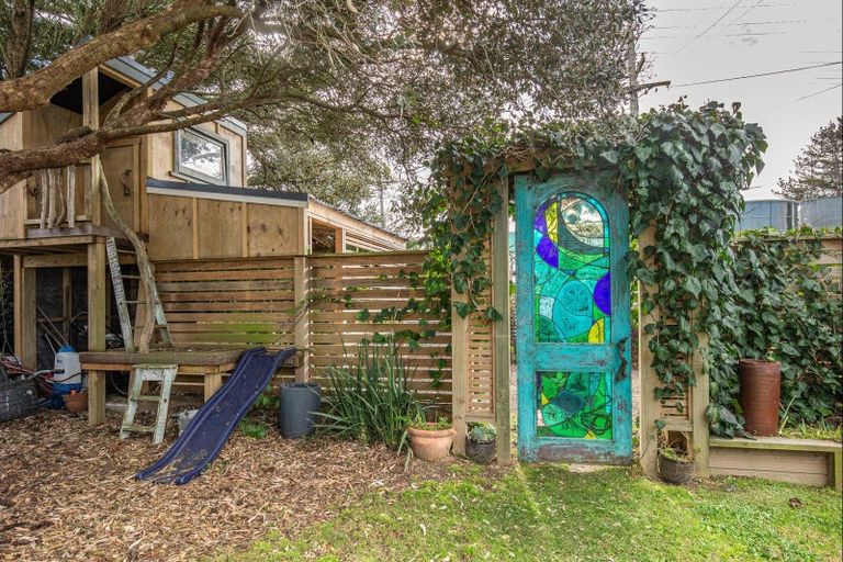 Photo of property in 101 Koputara Road, Himatangi Beach, Foxton, 4891