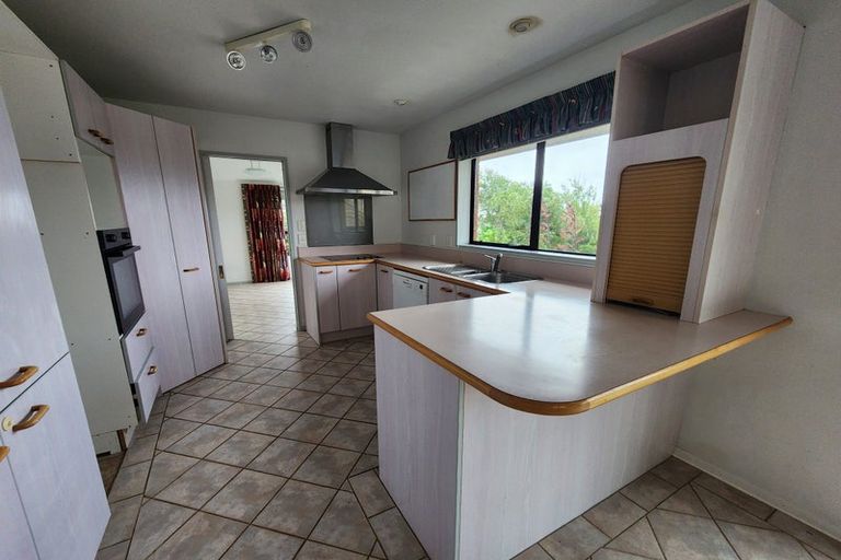 Photo of property in 33 Halladale Road, Papakowhai, Porirua, 5024