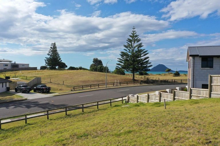 Photo of property in 2 Pacific Parade, Coastlands, Whakatane, 3120