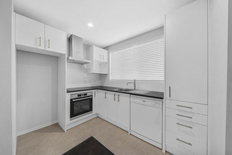 Photo of property in 15/11 Ray Small Drive, Papakura, 2110