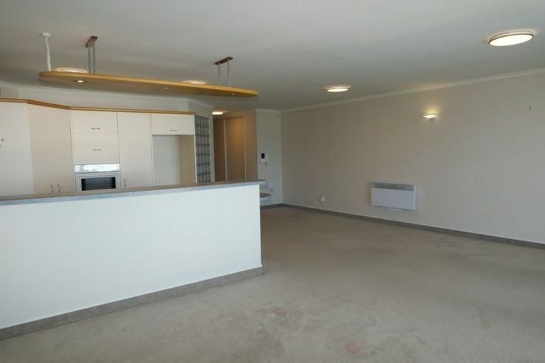 Photo of property in Ocean Apartments, 44-46 Marine Parade, Paraparaumu Beach, Paraparaumu, 5032
