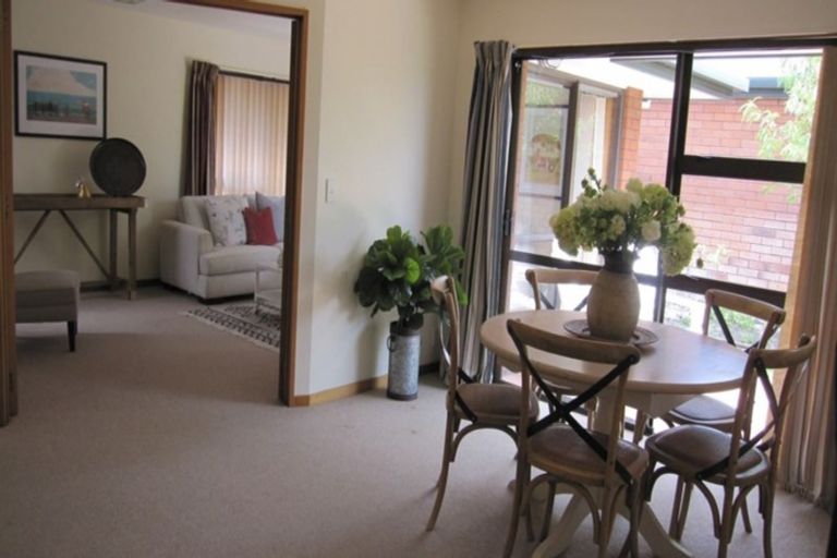 Photo of property in 2/12 Taupata Street, Redcliffs, Christchurch, 8081