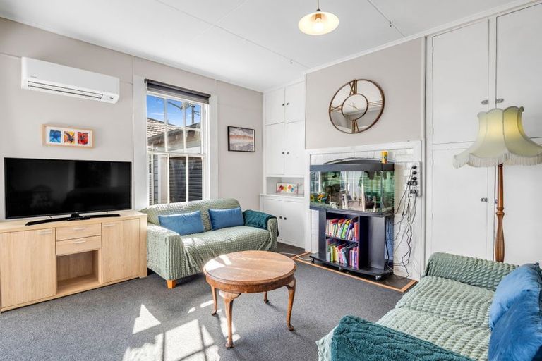 Photo of property in 6 Fairs Road, Milson, Palmerston North, 4414