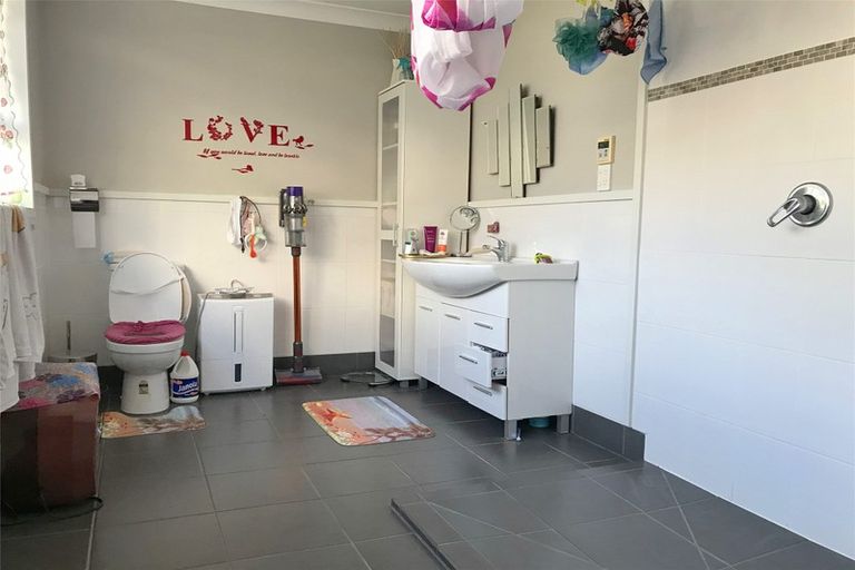 Photo of property in 22 Storey Avenue, Forest Lake, Hamilton, 3200