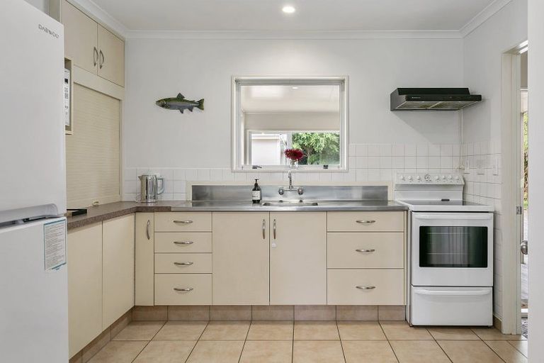 Photo of property in 39 Te Herekiekie Street, Turangi, 3334