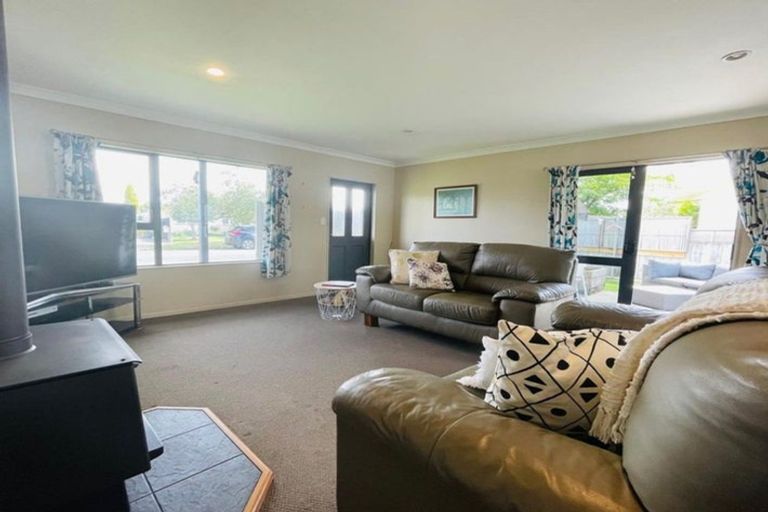 Photo of property in 5 Magdalen Crescent, Pirimai, Napier, 4112