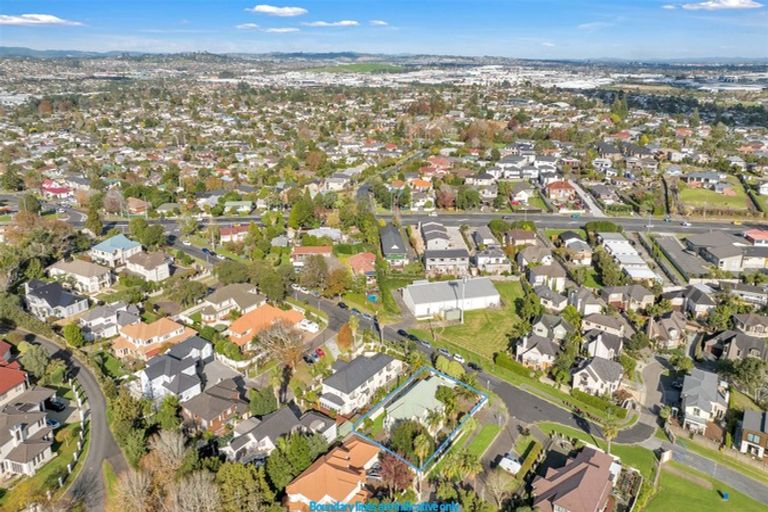 Photo of property in 23 Grammar School Road, Pakuranga, Auckland, 2010