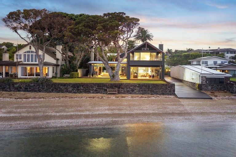 Photo of property in 8 Musick Point Road, Bucklands Beach, Auckland, 2012