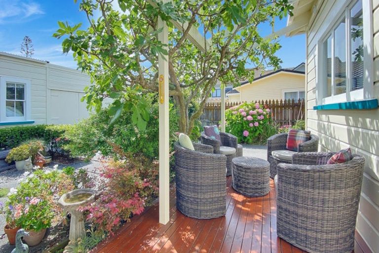 Photo of property in 36 The Esplanade, Westshore, Napier, 4110