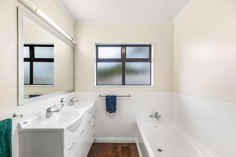 Photo of property in 49 Peppertree Glade, Kelvin Grove, Palmerston North, 4414