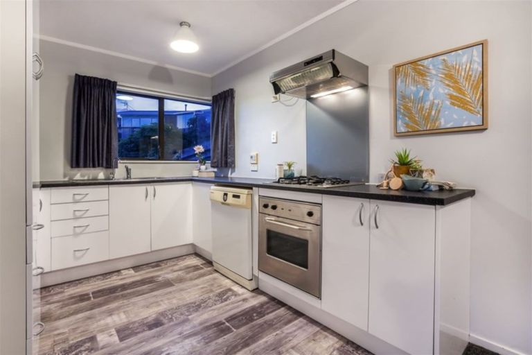 Photo of property in 8 Finn Place, Titahi Bay, Porirua, 5022