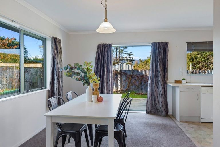 Photo of property in 6 Waihurihia Street, Otaki, 5512