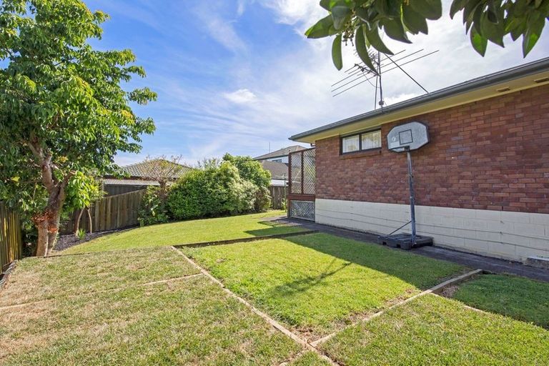 Photo of property in 13 Fieldstone Court, Northpark, Auckland, 2013