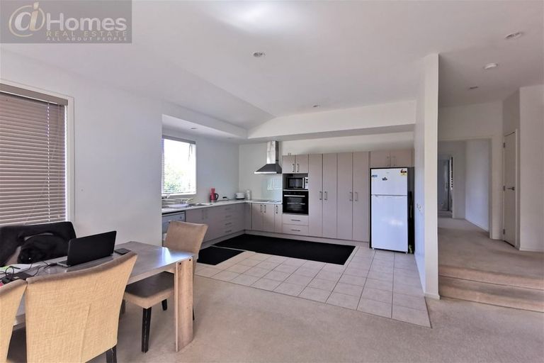 Photo of property in 39 Hewlett Road, Massey, Auckland, 0614