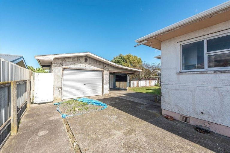 Photo of property in 205 Puriri Street, Castlecliff, Whanganui, 4501