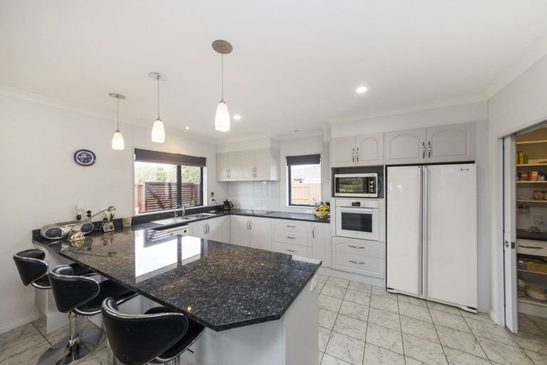 Photo of property in 30 Grand Oaks Drive, Awapuni, Palmerston North, 4412