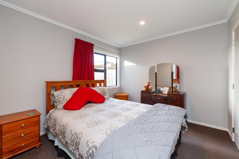 Photo of property in 1 Angelina Way, Kelvin Grove, Palmerston North, 4414