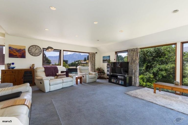 Photo of property in 20 Dart Place, Fernhill, Queenstown, 9300