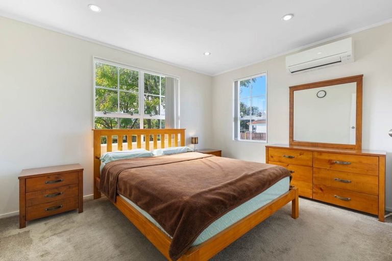 Photo of property in 11 Janese Place, Weymouth, Auckland, 2103