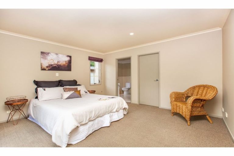 Photo of property in 18 Roderick Place, Rototuna, Hamilton, 3210