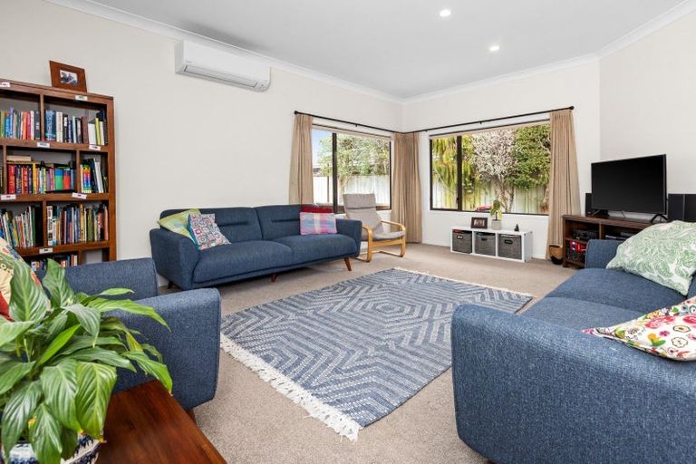 Photo of property in 27 Palmbrook Avenue, Havelock North, 4130