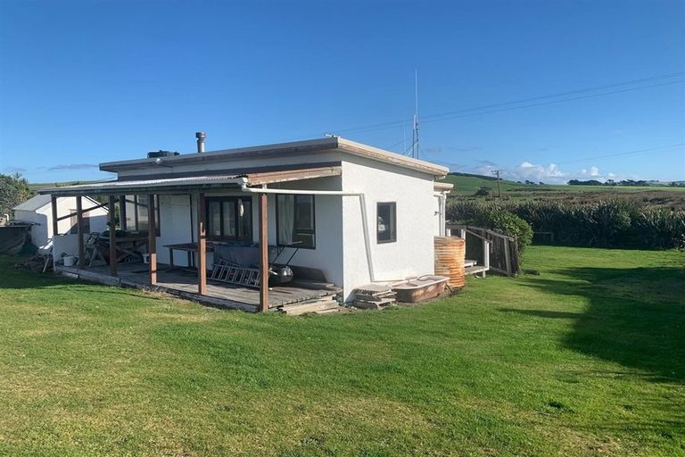 Photo of property in 493 Waikawa-curio Bay Road, Curio Bay, Tokanui, 9884