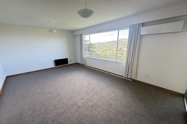 Photo of property in 13-13a Espin Crescent, Karori, Wellington, 6012