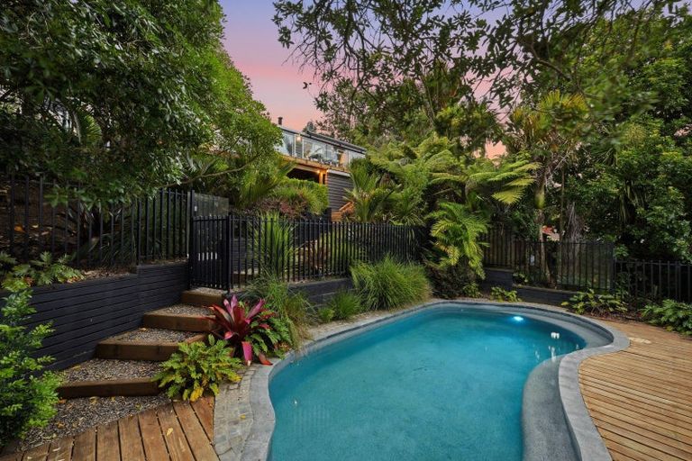 Photo of property in 34 Montclair Rise, Browns Bay, Auckland, 0630