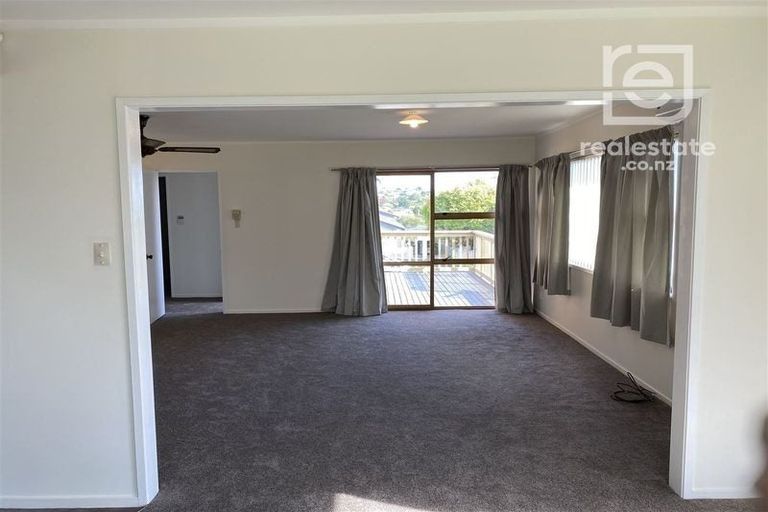 Photo of property in 68 Gossamer Drive, Pakuranga Heights, Auckland, 2010