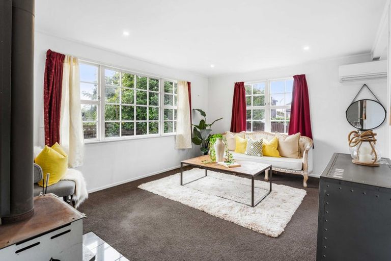 Photo of property in 15 Frostbite Place, Ranui, Auckland, 0612