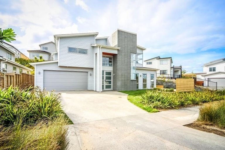Photo of property in 9 Remuremu Street, Long Bay, Auckland, 0630