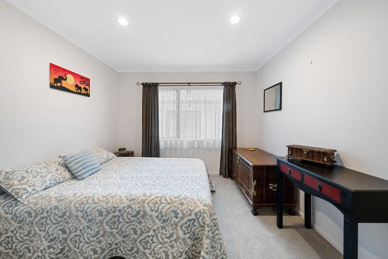 Photo of property in 3 Bezar Place, Flat Bush, Auckland, 2016