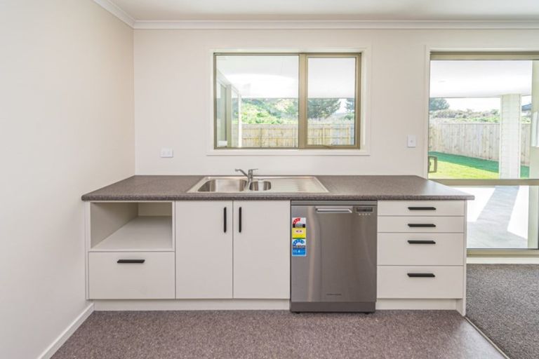 Photo of property in 51 Magnolia Crescent, Tawhero, Whanganui, 4501