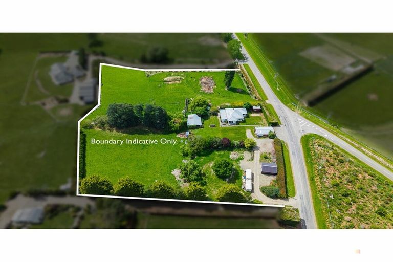 Photo of property in 124 Maytown Road, Waimate, 7978