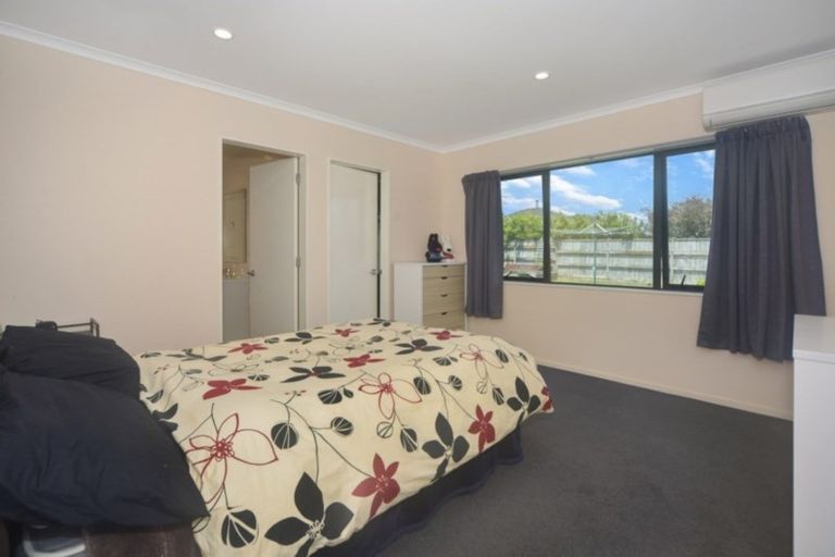 Photo of property in 15 Ludlam Way, Otaki, 5512