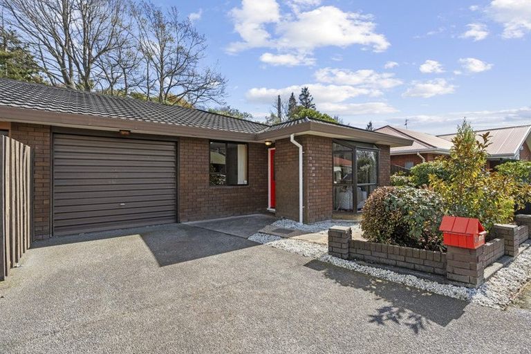 Photo of property in 1/8 Torvill And Dean Lane, Cashmere, Christchurch, 8022