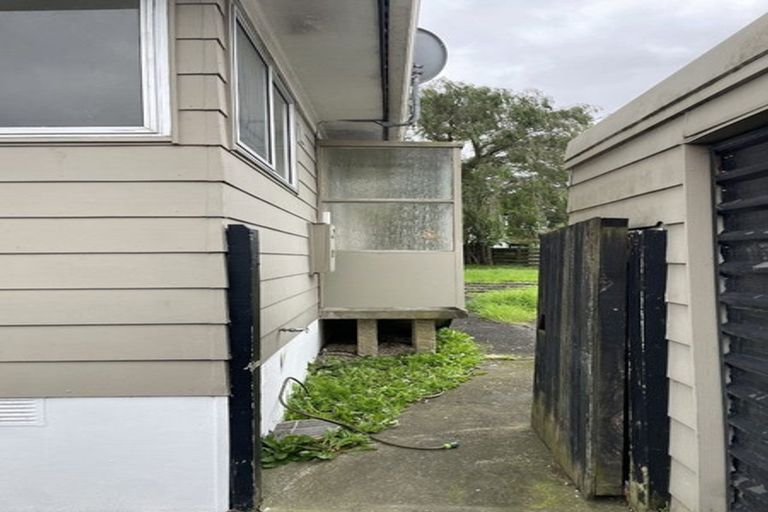 Photo of property in 28 Hinton Place, Weymouth, Auckland, 2103