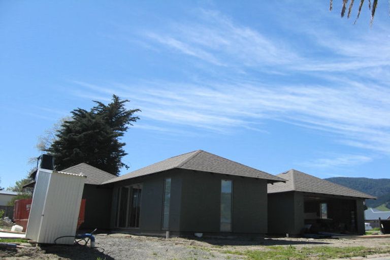 Photo of property in 2 Sequoia Way, Stoke, Nelson, 7011