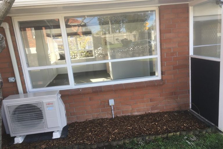 Photo of property in 1/97 Golf Road, New Lynn, Auckland, 0600