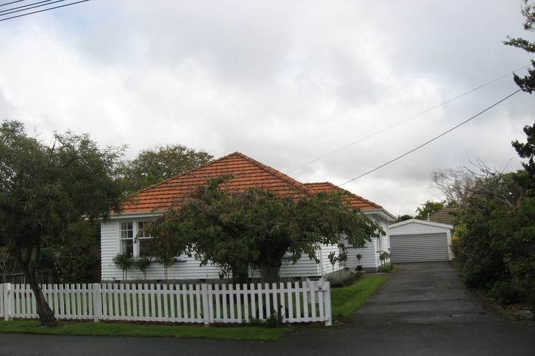 Photo of property in 8 Lothian Street, Ilam, Christchurch, 8041