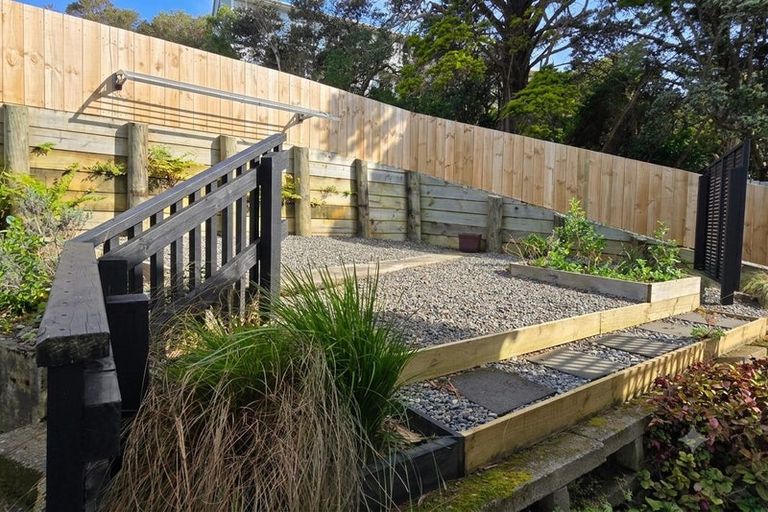 Photo of property in 8a-8b Devon Place, Cannons Creek, Porirua, 5024